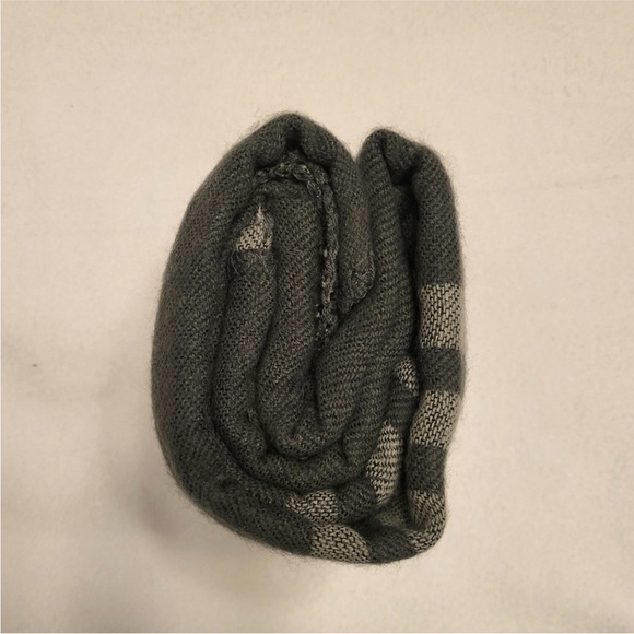 BB Dakota Striped Reversible Poncho Kimono Wrap Cardigan in Black/Dark Gray NWT - Picture 15 of 16